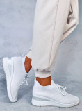 Teniși sport albi din material elastic