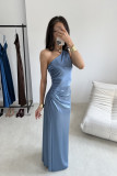 Rochie maxi satinată pe un umăr, albastru denim