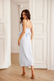 Rochie midi cu drapaj și trandafir decorativ în albastru deschis