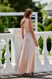 Rochie maxi satinată pe un umăr, culoare bej
