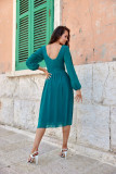 Rochie evazată cu decolteu petrecut și mâneci lungi, verde deschis