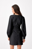 Rochie mini din satin cu mâneci lungi, neagră