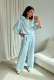 Pantaloni în nuanță baby blue