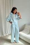 Pantaloni în nuanță baby blue