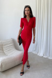 Rochie midi roșie cu drapaje și decolteu în V