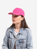 Șapcă roz închis într-o croială simplă