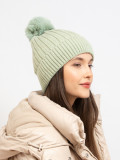 Căciulă de iarnă verde deschis cu pompon