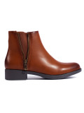 Botine joase maro cu fermoar decorativ