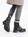 Botine negre căptușite cu flori