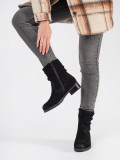 Botine negre cu guler plisat