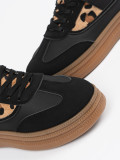 Sneakers negri cu detalii de panteră