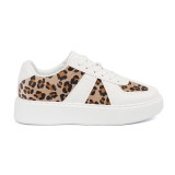 Sneakers albi cu detalii din leopard