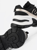 Sneakers negri cu detalii aurii