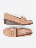 Pantofi bej cu toc din suede
