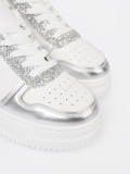 Sneakersi alb-argintii cu detalii strălucitoare