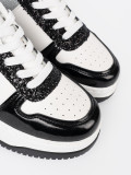 Sneakersi negri-albi cu detalii argintii strălucitoare