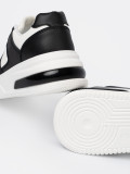 Sneakersi stilati alb-negru cu talpă groasă
