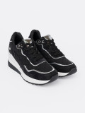 Sneakersi negri cu toc