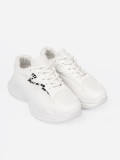 Pantofi sport albi cu accent decorativ