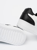 Sneakersi stilati alb-negru cu detalii strălucitoare