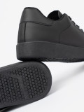 Sneakers negri cu finisaj mat