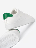 Sneakersi clasici albi cu accent verde