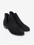 Botine negre cu decupaje