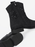 Botine negre cu model perforat