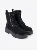 Botine negre cu aspect de velur