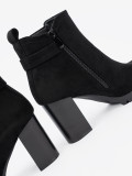 Botine negre cu toc bloc și cataramă decorativă