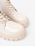 Botine elegante lacuite în nuanță bej deschis