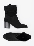 Botine negre din suede cu toc bloc și guler plisat