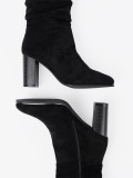 Botine negre cu toc și guler plisat