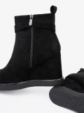 Botine negre din imitație de zăms cu cataramă elegantă