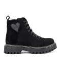 Botine negre cu șireturi și inimă strălucitoare