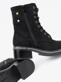 Botine negre cu șireturi și talpă groasă