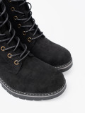 Botine negre cu șireturi și talpă groasă