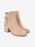 Botine elegante bej cu cataramă decorativă