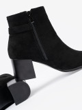 Botine negre elegante cu detalii rafinate