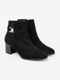 Botine negre elegante cu detalii rafinate