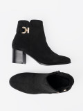 Botine negre elegante cu detalii rafinate