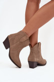 Ghete scurte bej din piele întoarsă cu toc gros