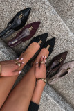 Pantofi eleganți negri cu toc gros, călcâi decupat și detaliu decorativ