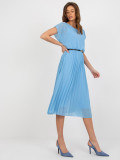 Rochie plisată de culoare albastră deschisă