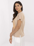 Tricou stilat cu aplicație