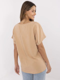 Tricou stilat cu mânecă scurtă în culoarea camel