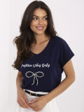 Tricou albastru elegant cu aplicație