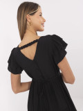 Rochie elegantă neagră evazată