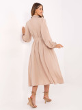 Rochie midi elegantă bej cu mâneci lungi