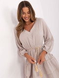 Rochie bej cu fustă evazată și mâneci lungi